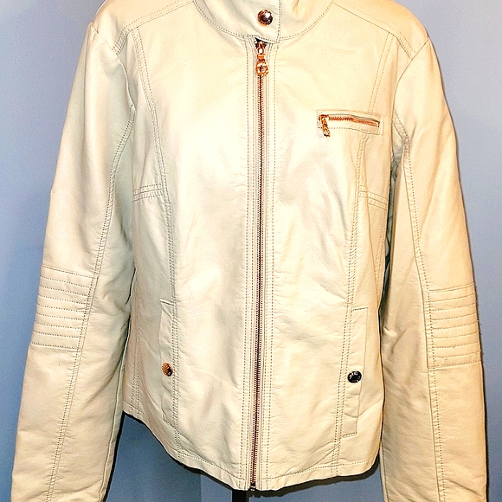 Guess Lightweight Fall Jacket - image 3